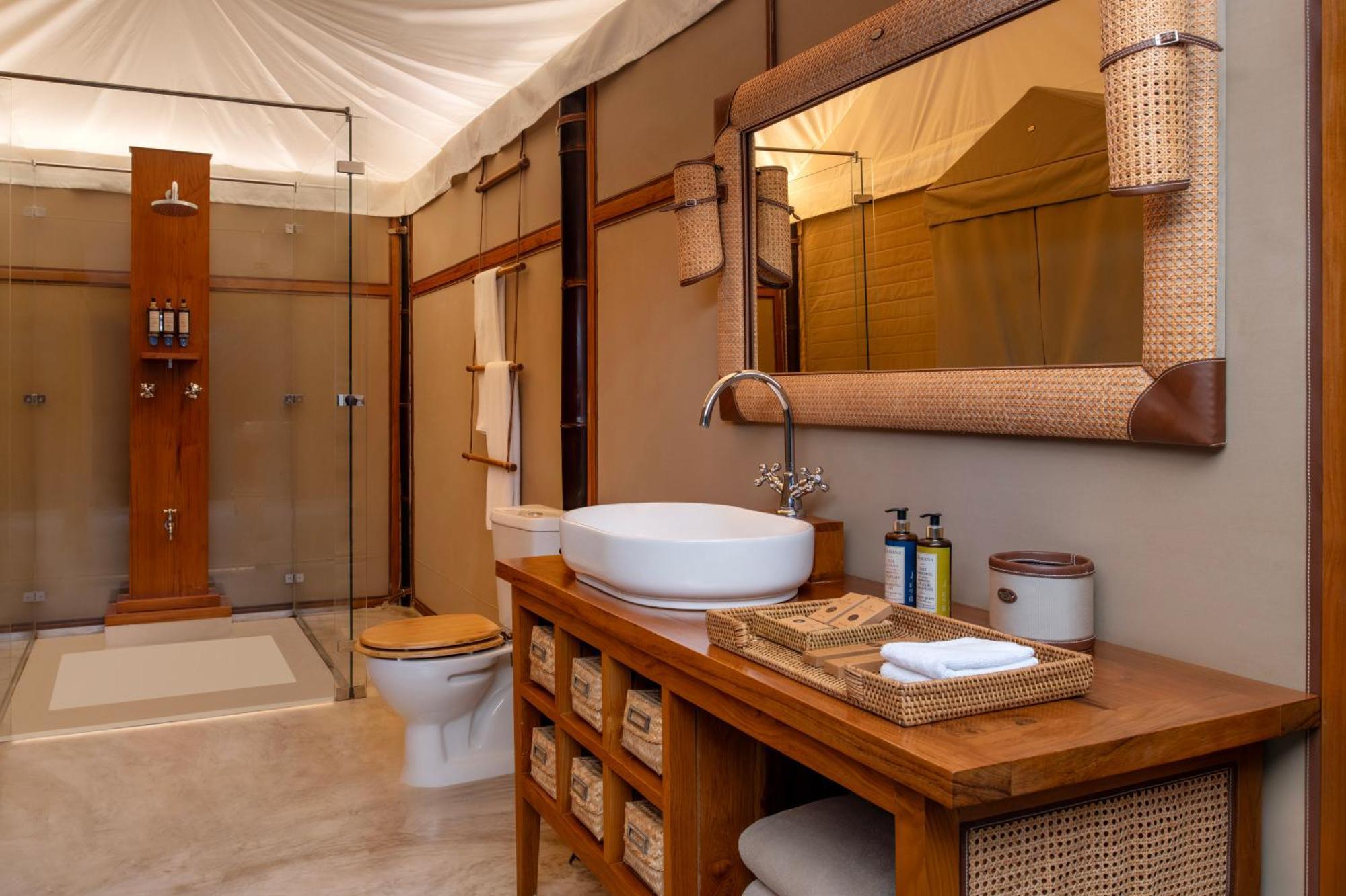 The Outpost Al Barari Camp Hotel Mesaieed Eksteriør billede
